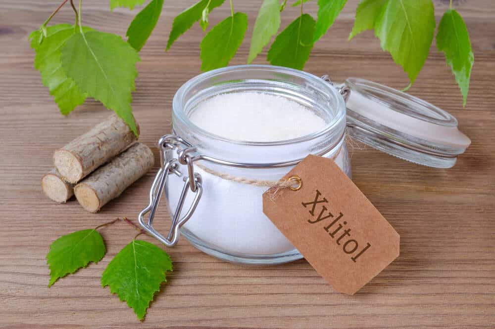 Xylitol vs. Hyaluronic Acid: Benefits for Oral Health